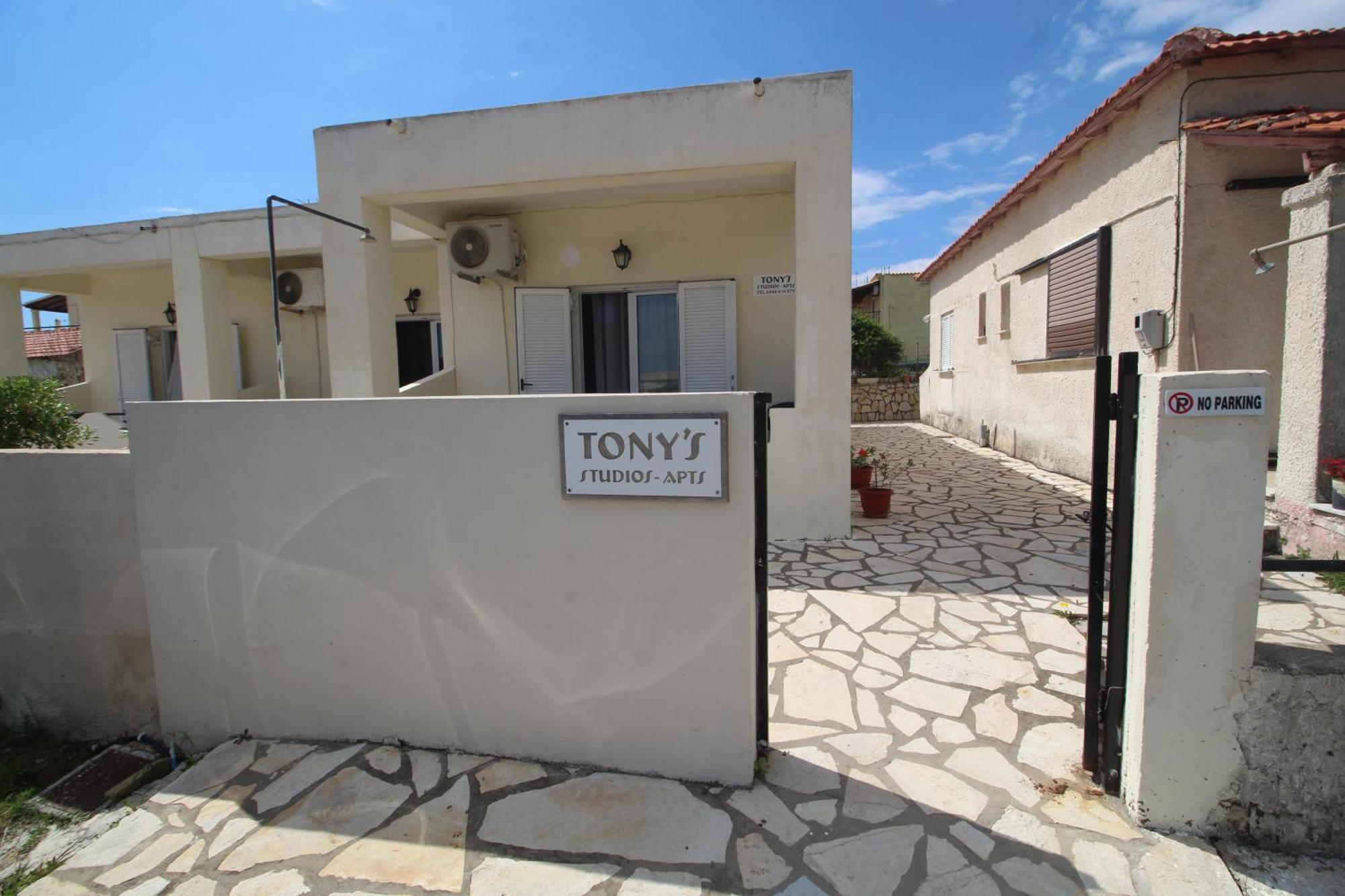 Tony'S Apartments Агиос-Георгиос Экстерьер фото